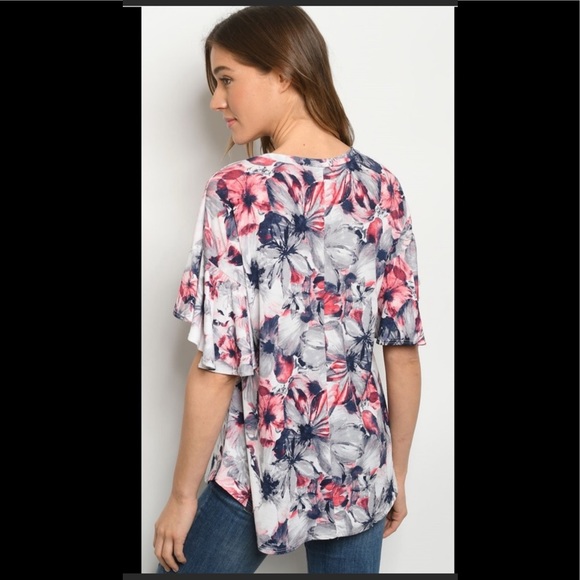 Floral top New with Tag - Picture 2 of 4